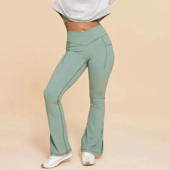 Blogilates FULL SET Corset Crop Bralette AND Crisscross Flare Leggings - Green - Picture 5 of 12